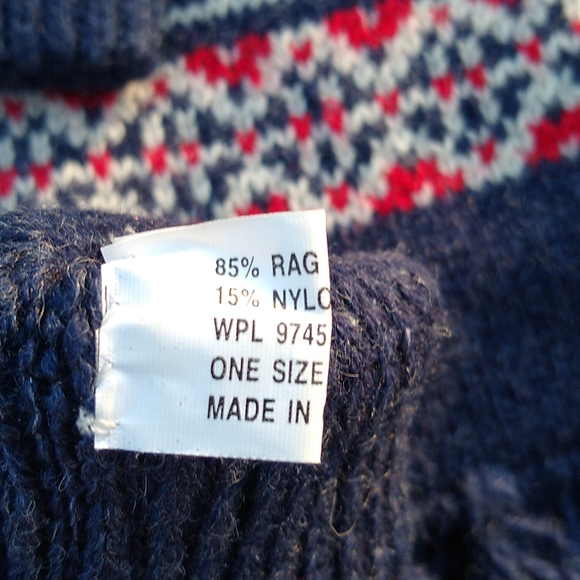 NWOT Blue Red and White Scarf and Gloves Set size OS - Picture 6 of 7